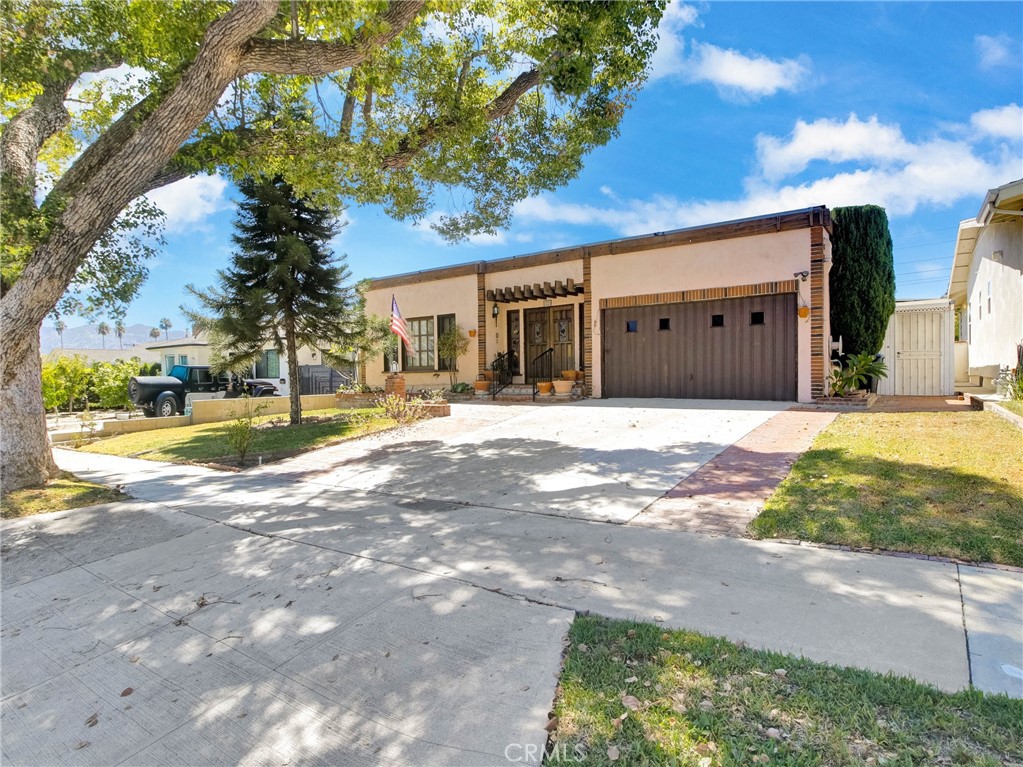 1221 Idlewood Property Photo 1