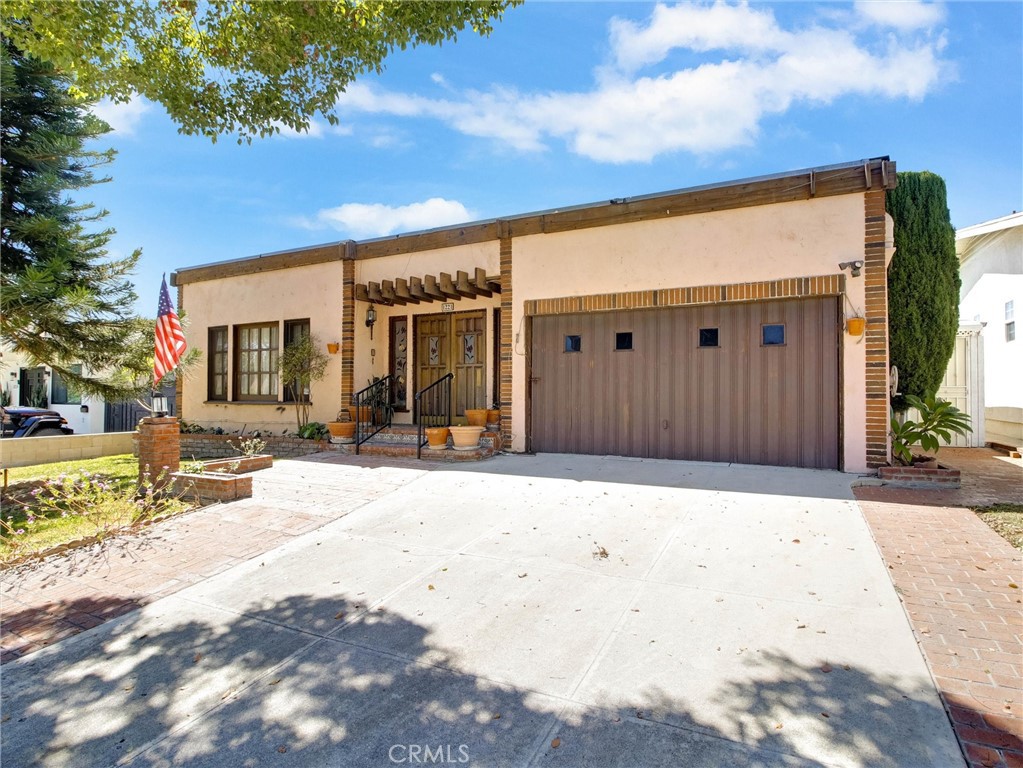1221 Idlewood Property Photo 2