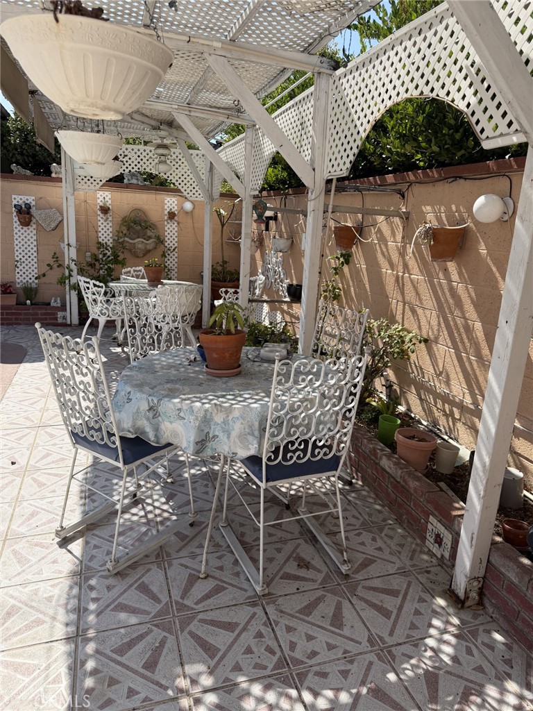 1221 Idlewood Property Photo 4