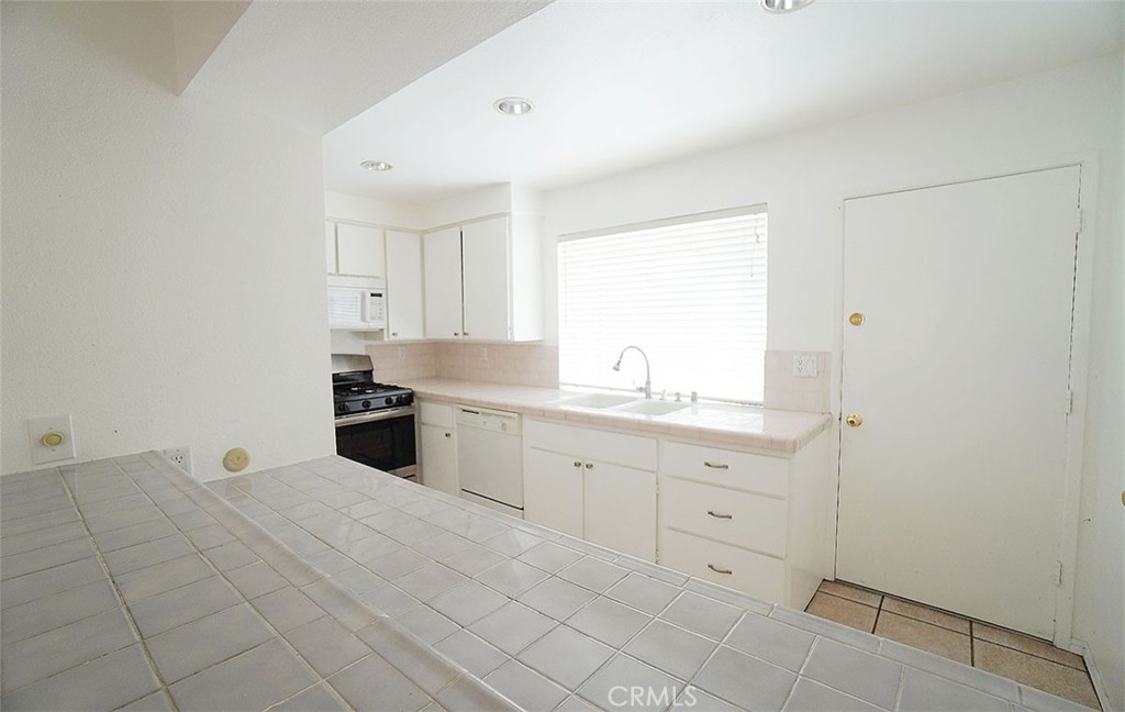 14925 Laurelgrove Circle Property Photo 5