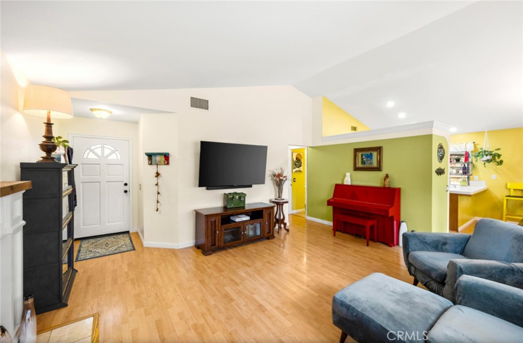 1213 Eckenrode Property Photo 4