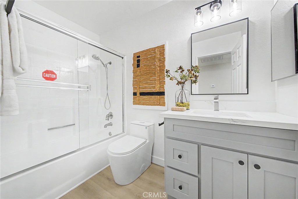 14682 Moon Crest Lane, #b Property Photo 15