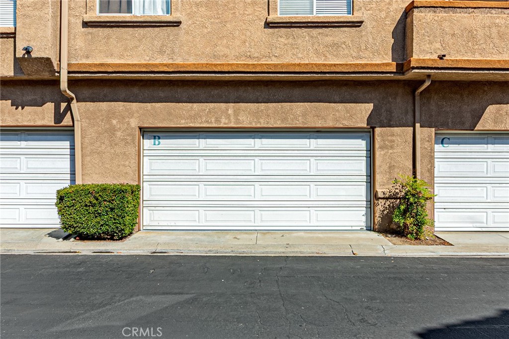 14682 Moon Crest Lane, #b Property Photo 20