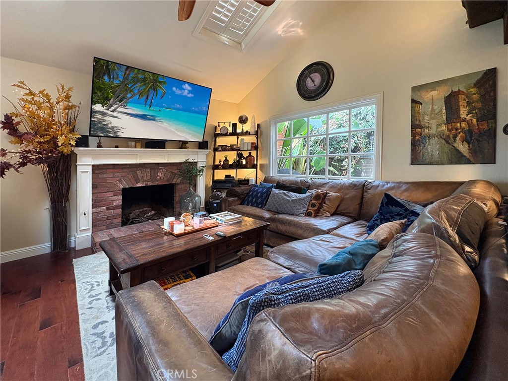 990 Trabuco Property Photo 3
