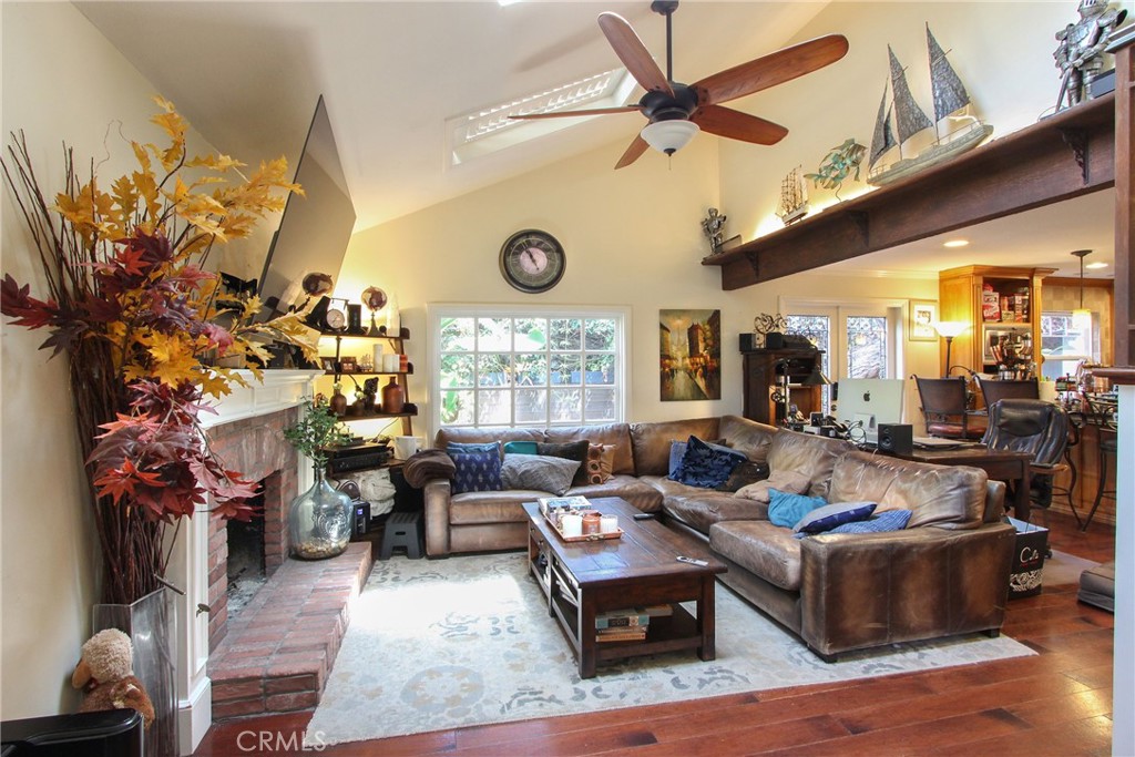 990 Trabuco Property Photo 4