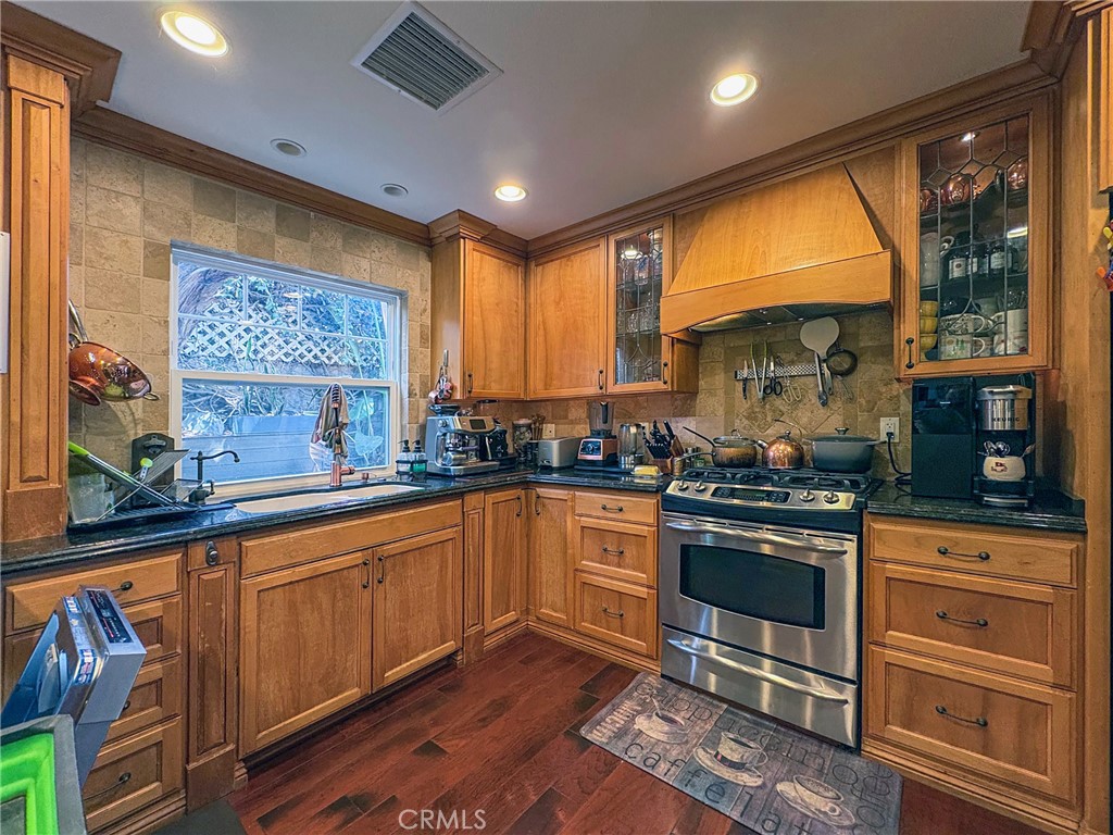 990 Trabuco Property Photo 5