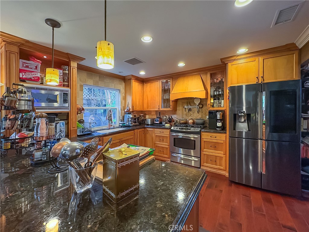 990 Trabuco Property Photo 7