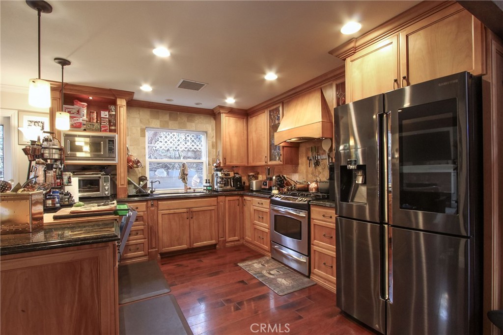 990 Trabuco Property Photo 10