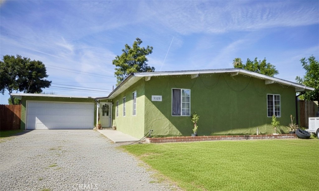 5825 N Orangecrest Property Photo 1
