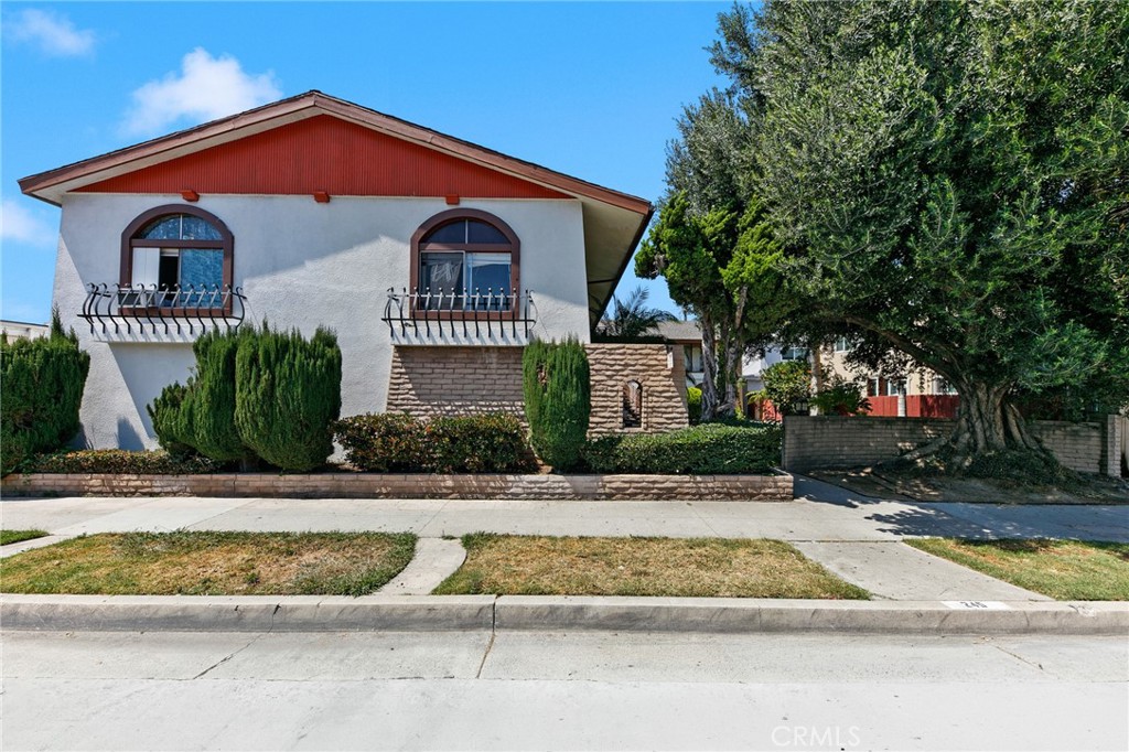 245 E Artesia Property Photo 1