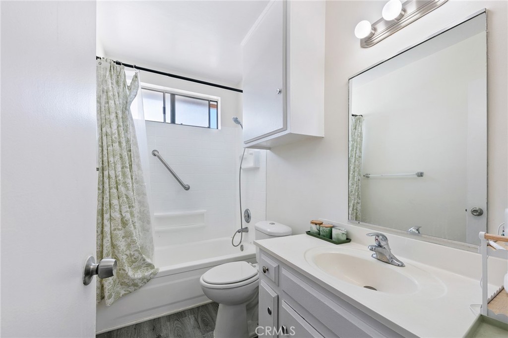 245 E Artesia Property Photo 10