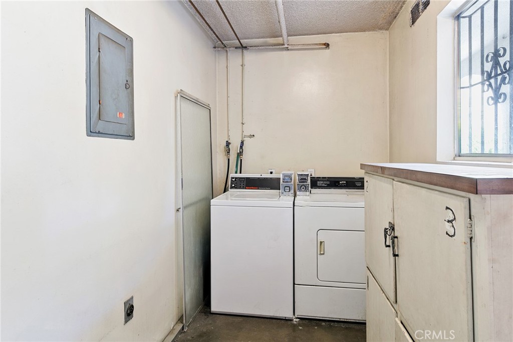 245 E Artesia Property Photo 17