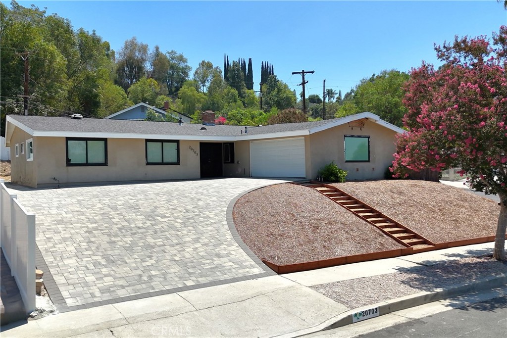 20703 Collins Street Property Photo 1