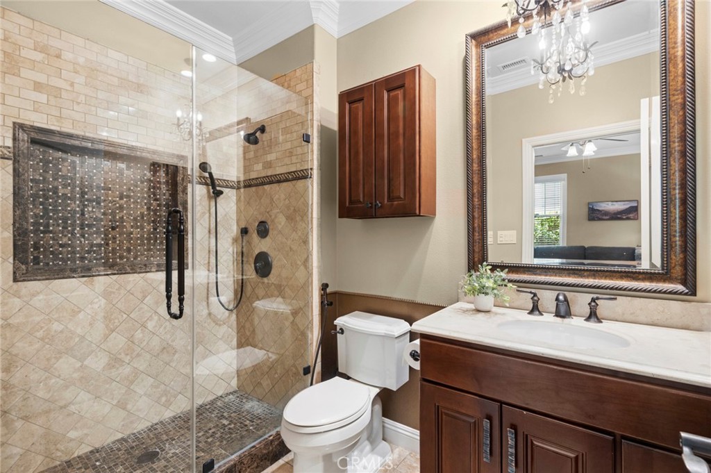 5 Franklin Property Photo 25
