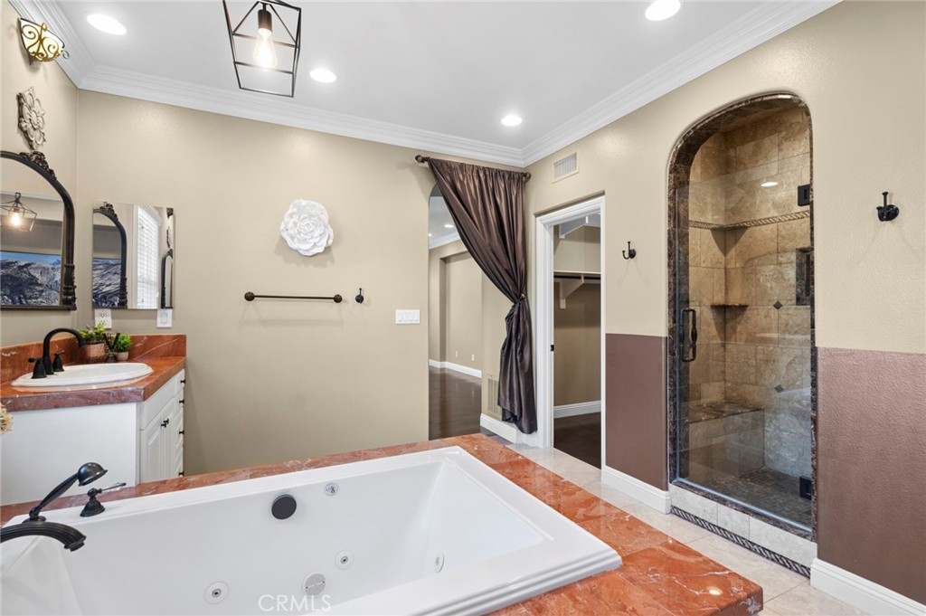 5 Franklin Property Photo 29