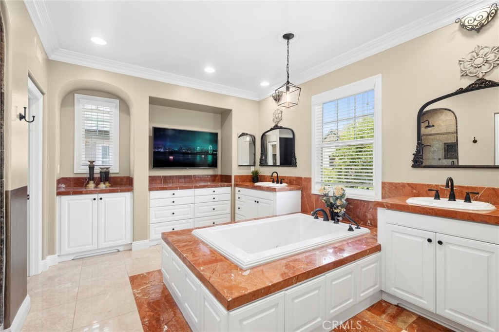 5 Franklin Property Photo 30