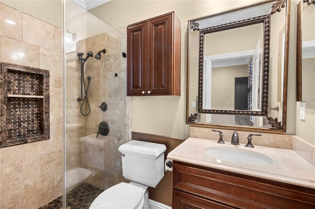 5 Franklin Property Photo 32