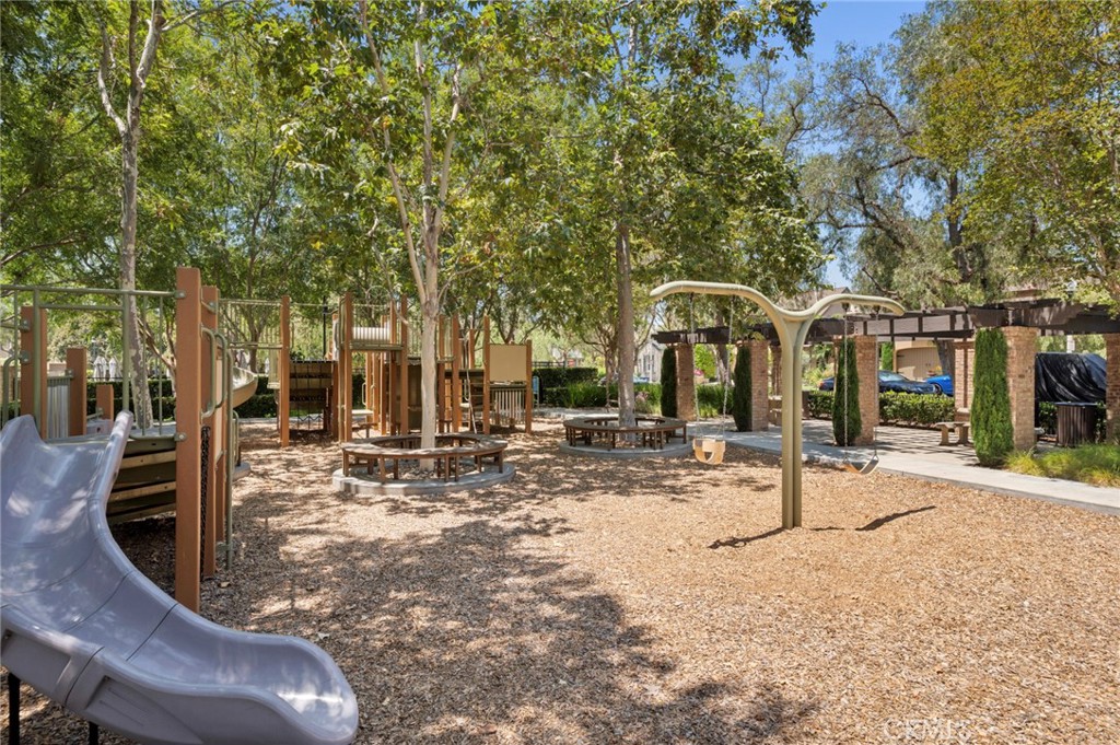 5 Franklin Property Photo 37