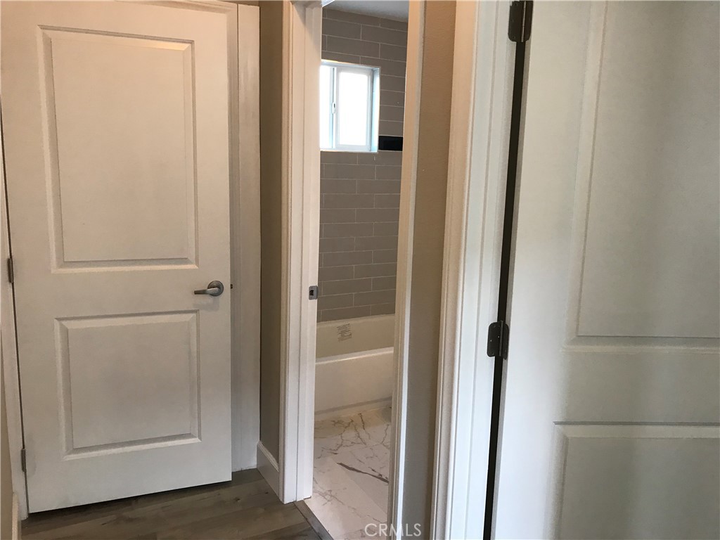220 E 61st Property Photo 14