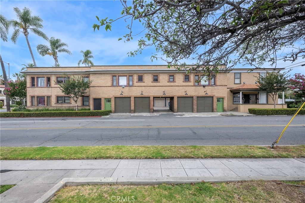 1301 N Broadway Property Photo 4