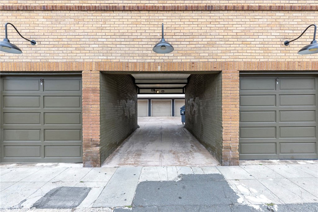 1301 N Broadway Property Photo 5