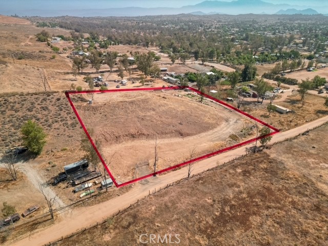 21588 Mundo Property Photo 1