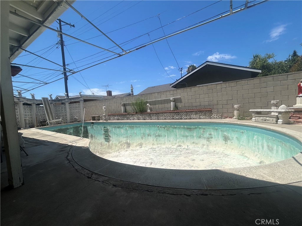 293 N Spruce Property Photo 4