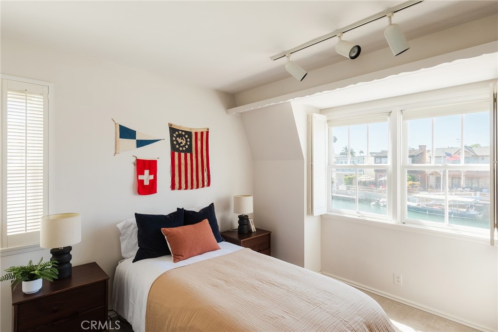 181 Rivo Alto Canal Property Photo 25