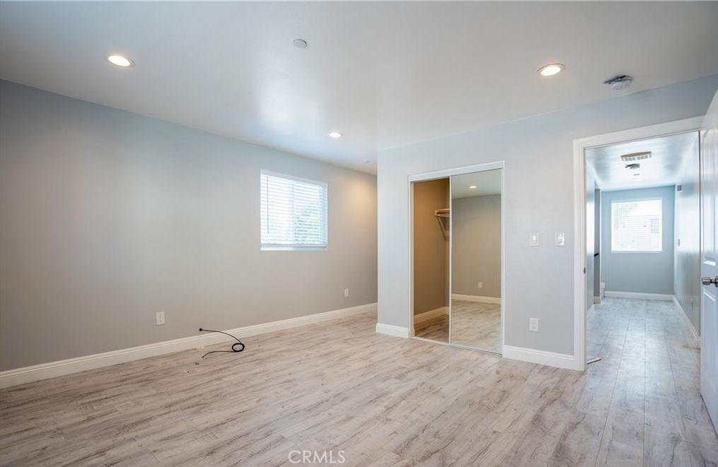 2125 S West View Property Photo 4