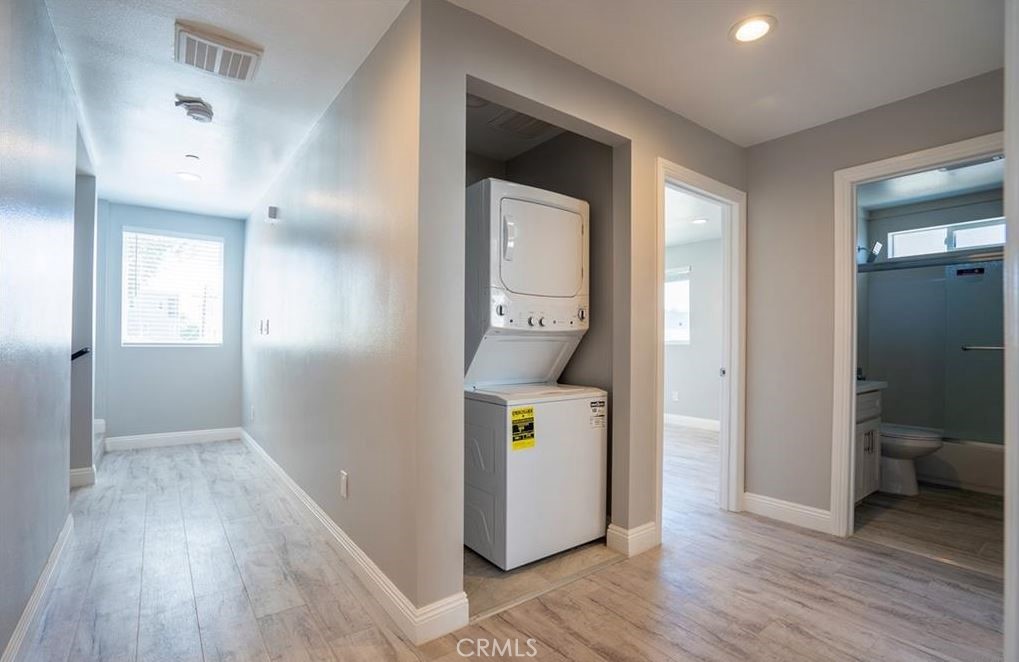 2125 S West View Property Photo 6
