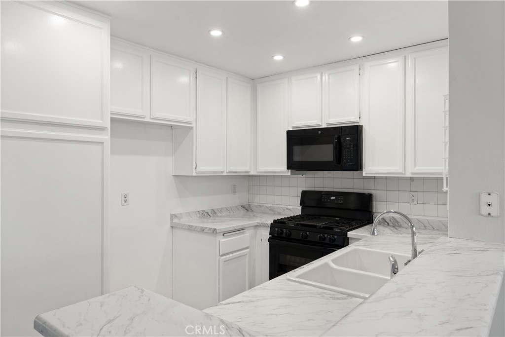 13100 Bromont Avenue 15 Property Photo 10