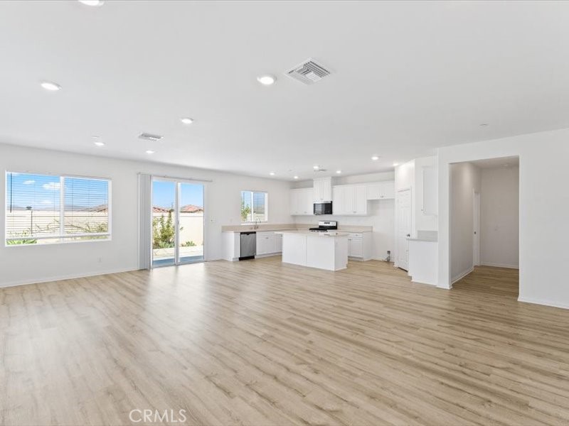7561 Baerss Road Property Photo 4