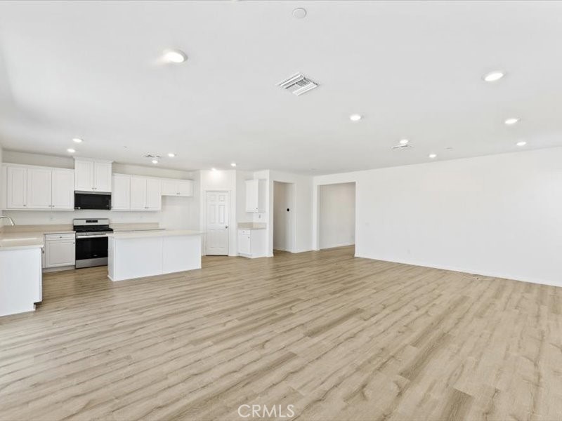 7561 Baerss Road Property Photo 5
