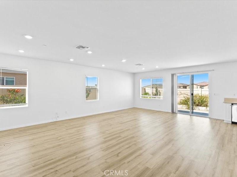 7561 Baerss Road Property Photo 6