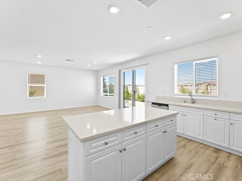 7561 Baerss Road Property Photo 7