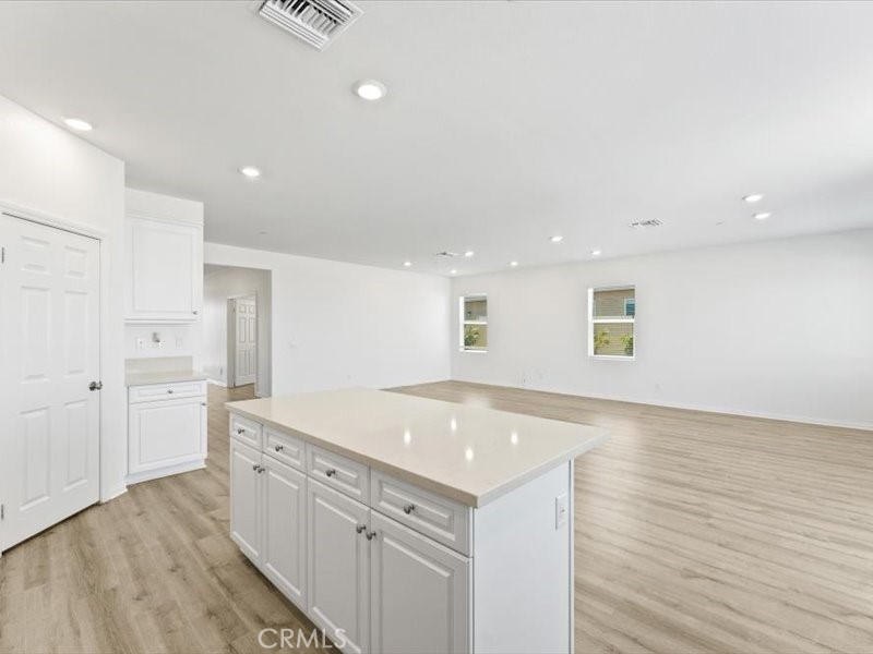 7561 Baerss Road Property Photo 8