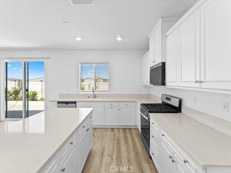 7561 Baerss Road Property Photo 10