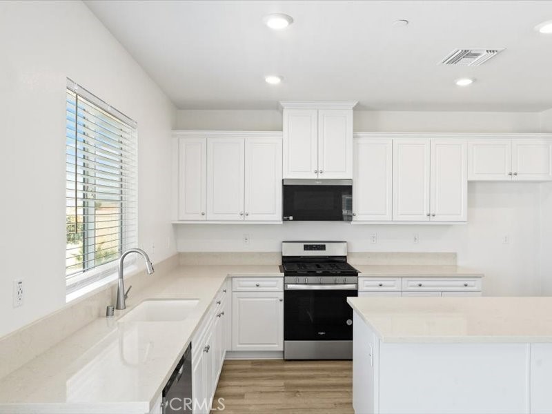 7561 Baerss Road Property Photo 11