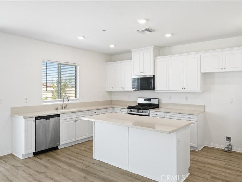 7561 Baerss Road Property Photo 12