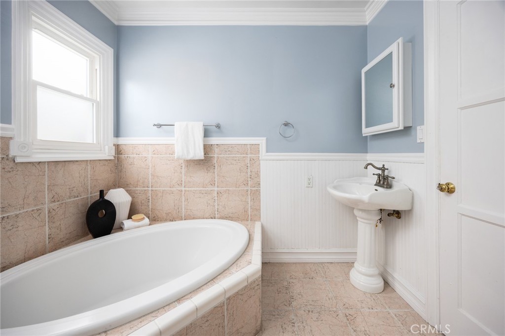 1026 W 19th Street Property Photo 29