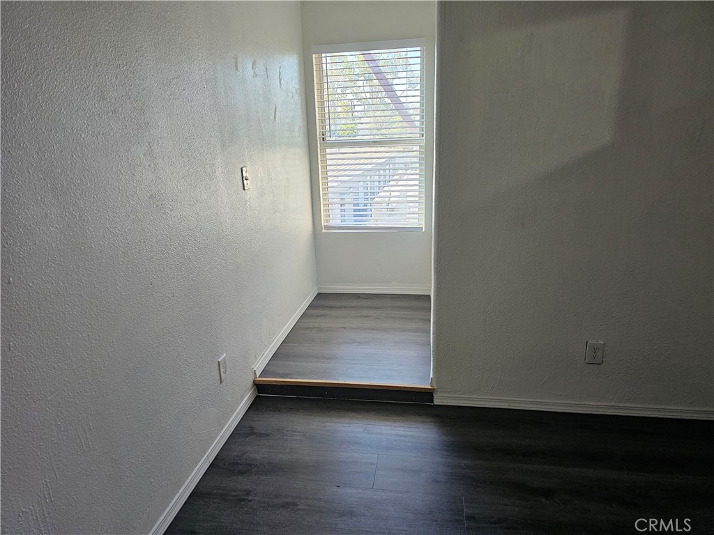 218 E 25th Property Photo 13