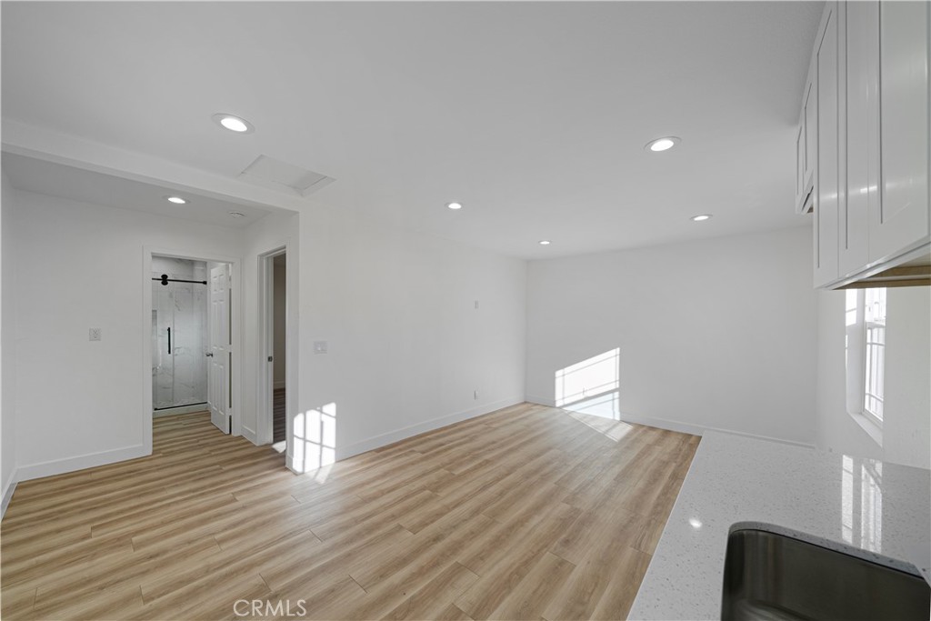 2006 E Lakeshore Property Photo 11