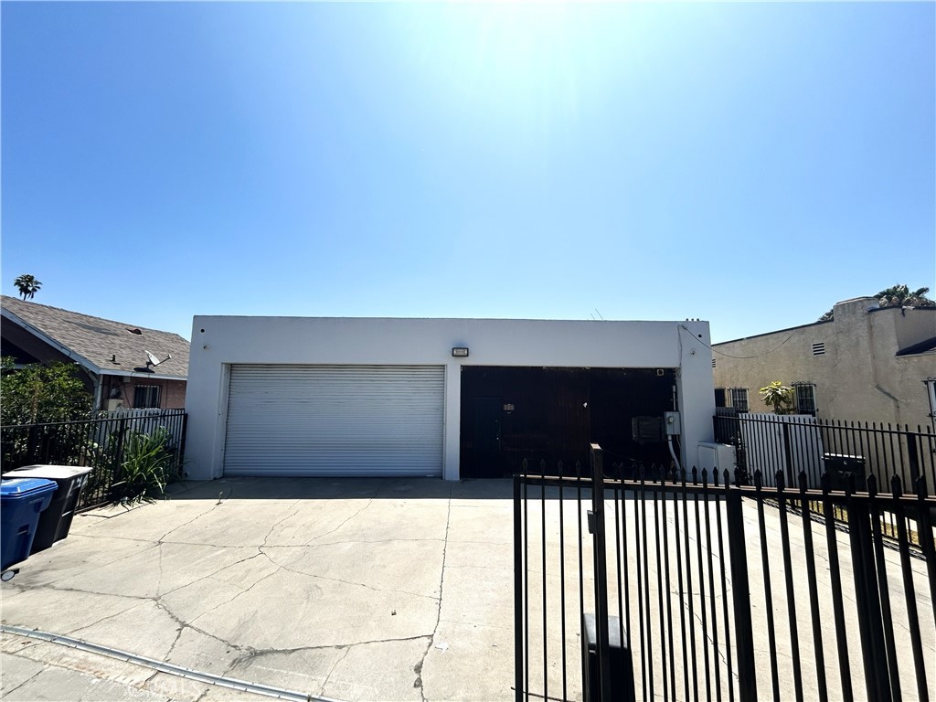 1404 Alamitos Property Photo 3