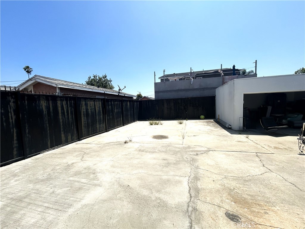 1404 Alamitos Property Photo 9