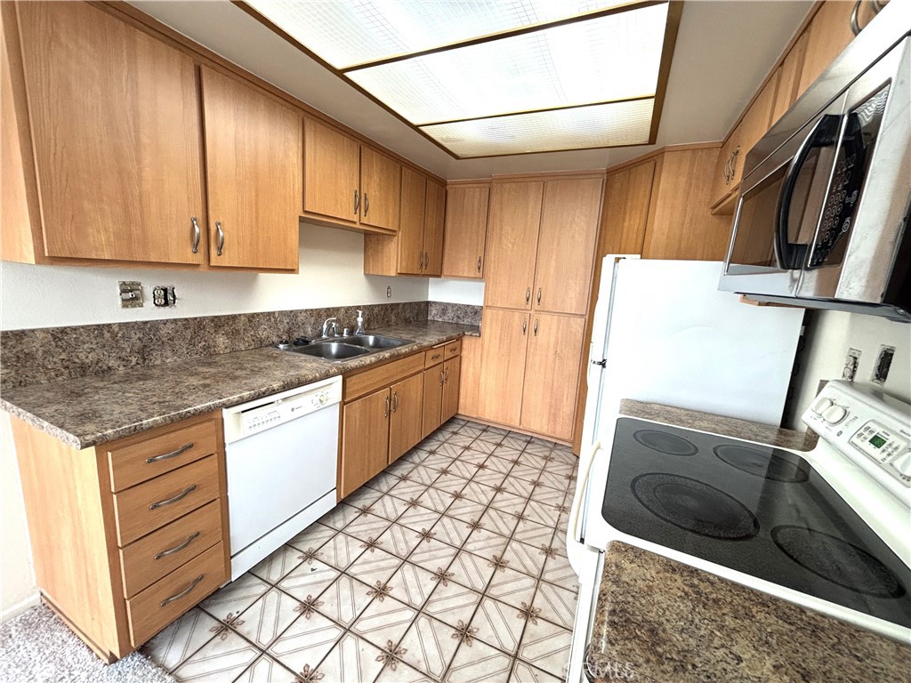 15000 Halldale Avenue 114 Property Photo 11