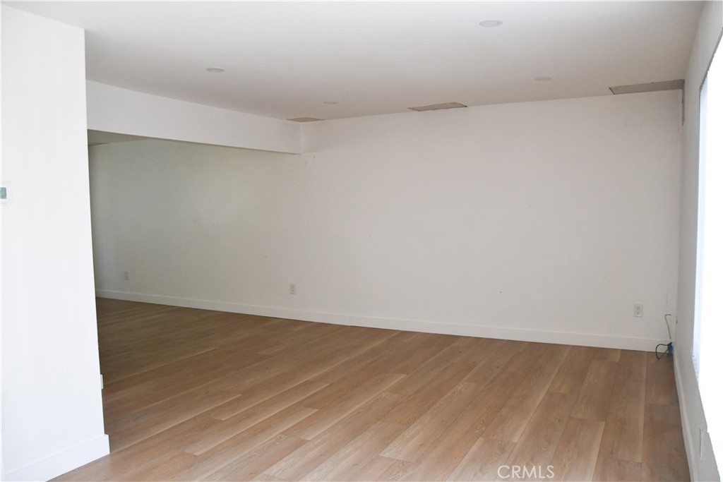 994 Valencia 104 Property Photo 2