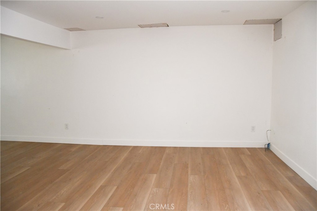 994 Valencia 104 Property Photo 4