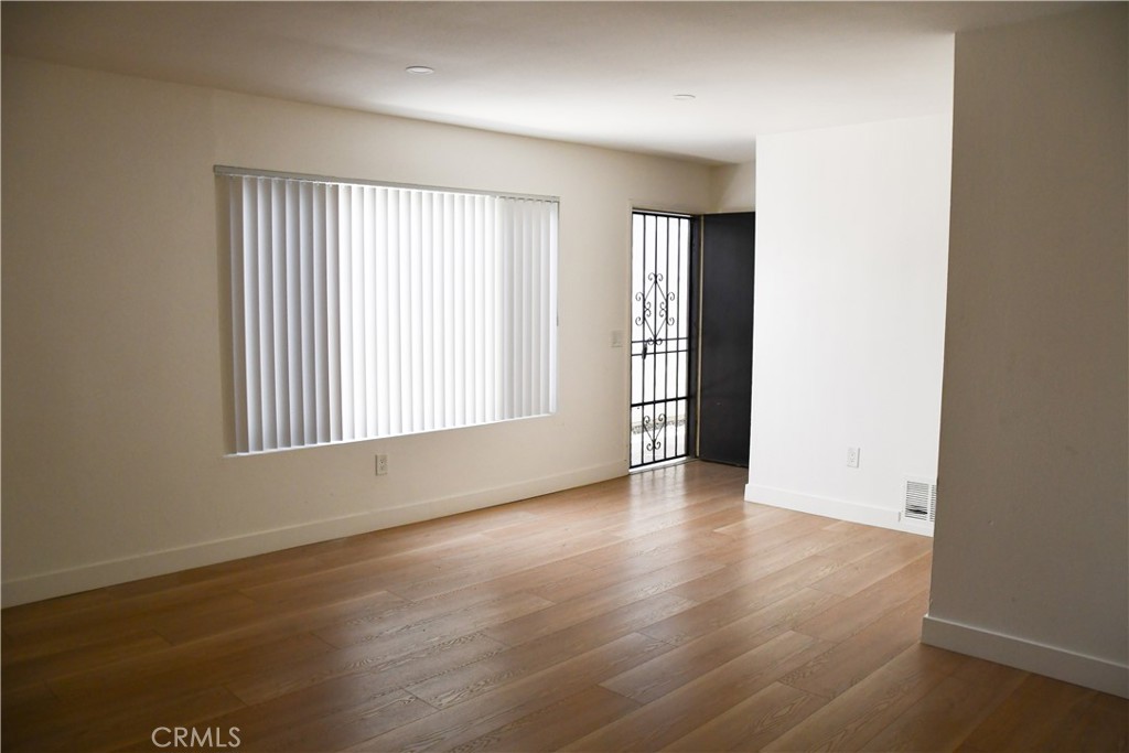 994 Valencia 104 Property Photo 6
