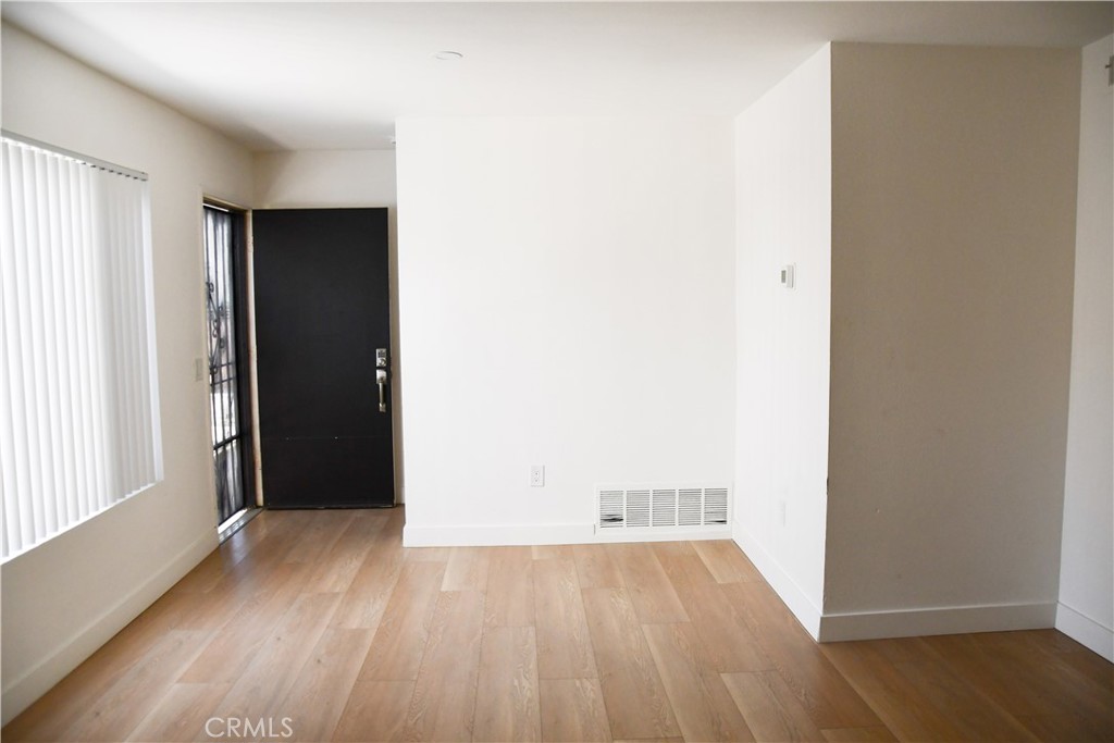 994 Valencia 104 Property Photo 7
