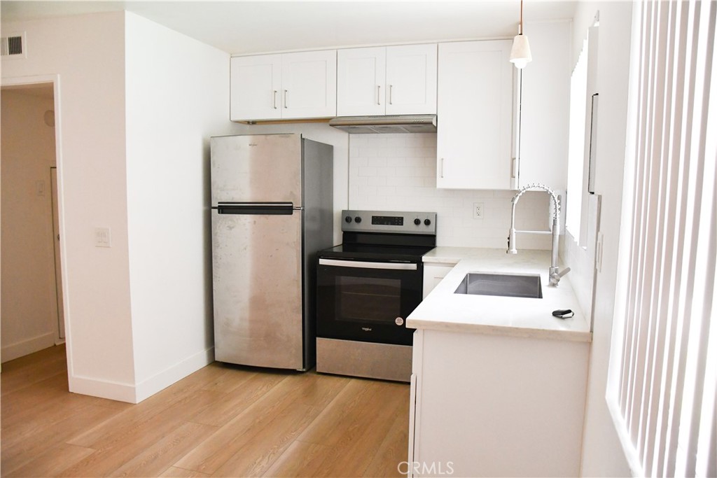 994 Valencia 104 Property Photo 12